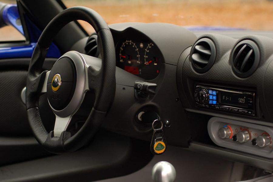  Lotus Exige S240 2008 года  (фото 16 из 41)